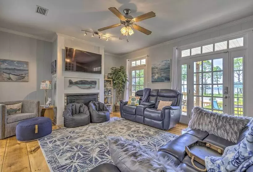 Island Home W/ Kayaks, Bikes, & Paddleboards!