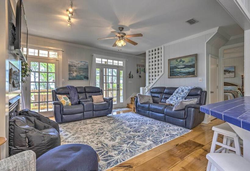 Island Home W/ Kayaks, Bikes, & Paddleboards!