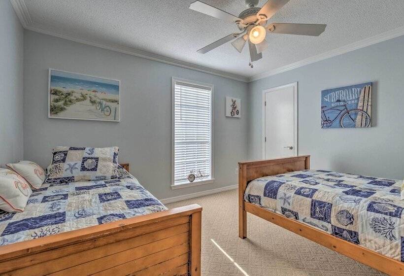 Island Home W/ Kayaks, Bikes, & Paddleboards!