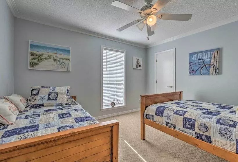 Island Home W/ Kayaks, Bikes, & Paddleboards!