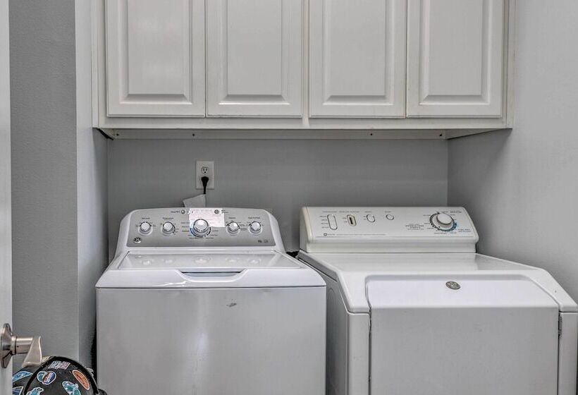 Island Home W/ Kayaks, Bikes, & Paddleboards!