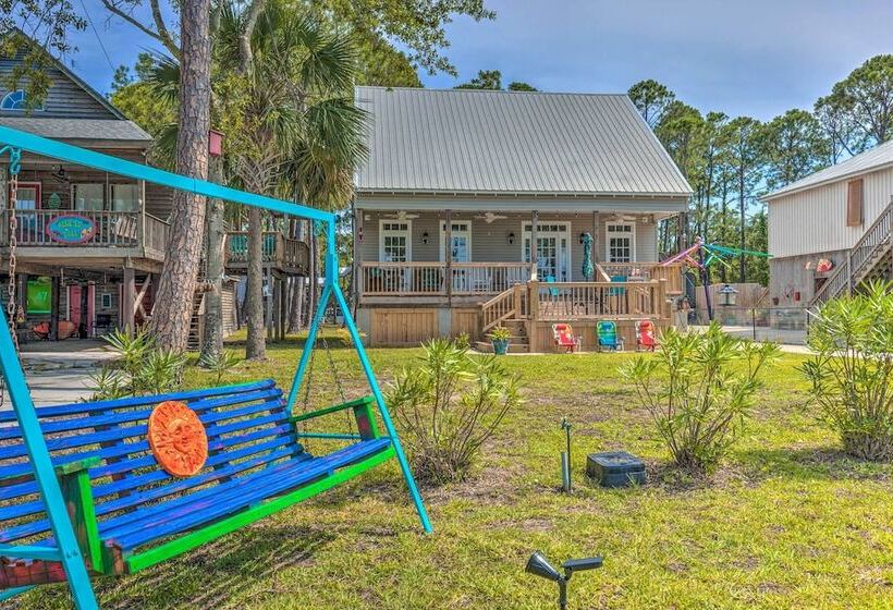 Island Home W/ Kayaks, Bikes, & Paddleboards!
