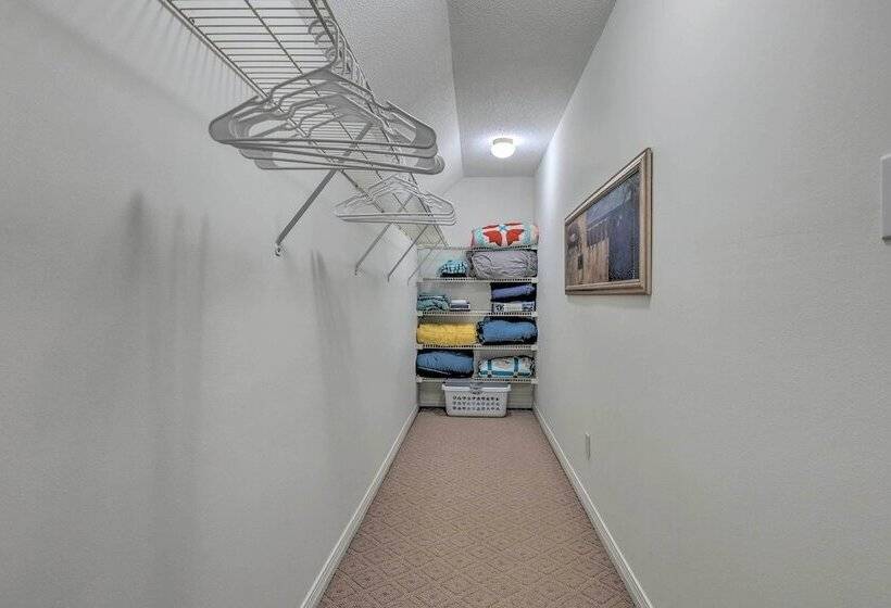 Island Home W/ Kayaks, Bikes, & Paddleboards!