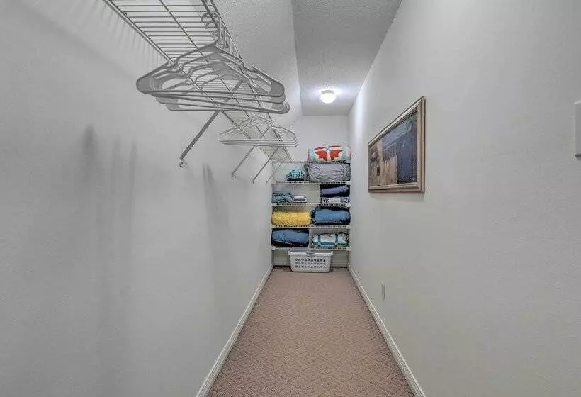 Island Home W/ Kayaks, Bikes, & Paddleboards!