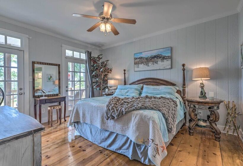 Island Home W/ Kayaks, Bikes, & Paddleboards!