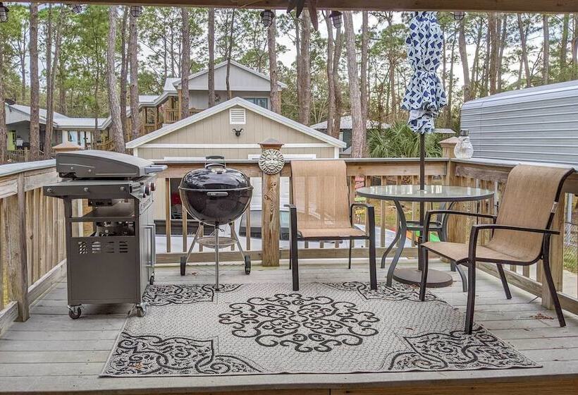 Island Home W/ Kayaks, Bikes, & Paddleboards!