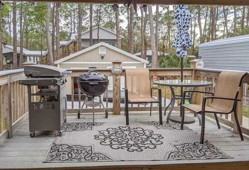 Island Home W/ Kayaks, Bikes, & Paddleboards!