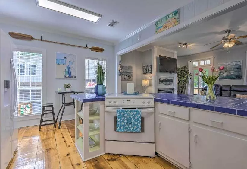 Island Home W/ Kayaks, Bikes, & Paddleboards!