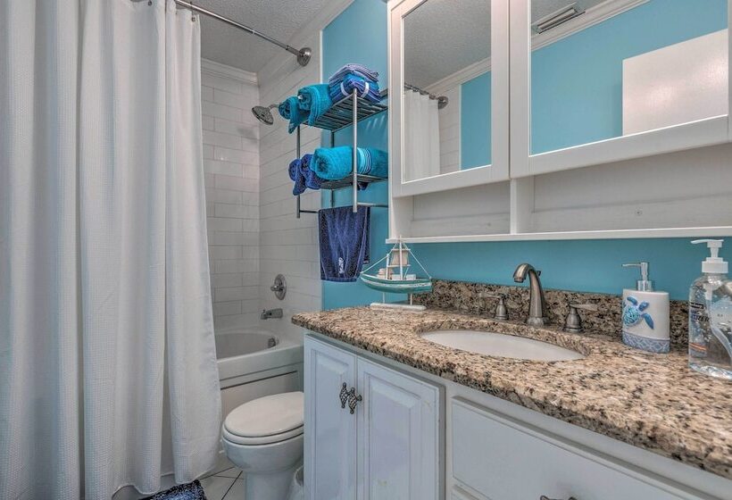 Island Home W/ Kayaks, Bikes, & Paddleboards!