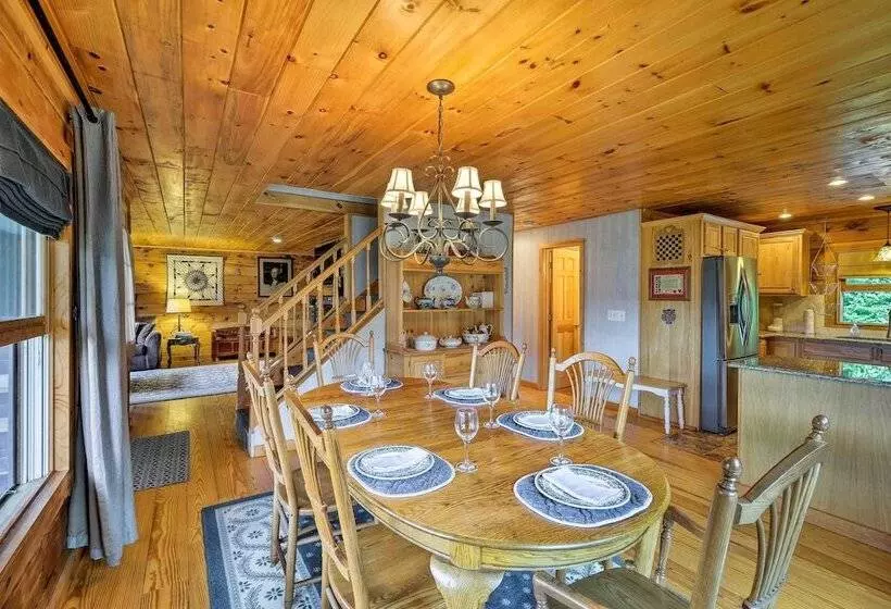 Jacksonville Cabin W/ Wraparound Deck & Views