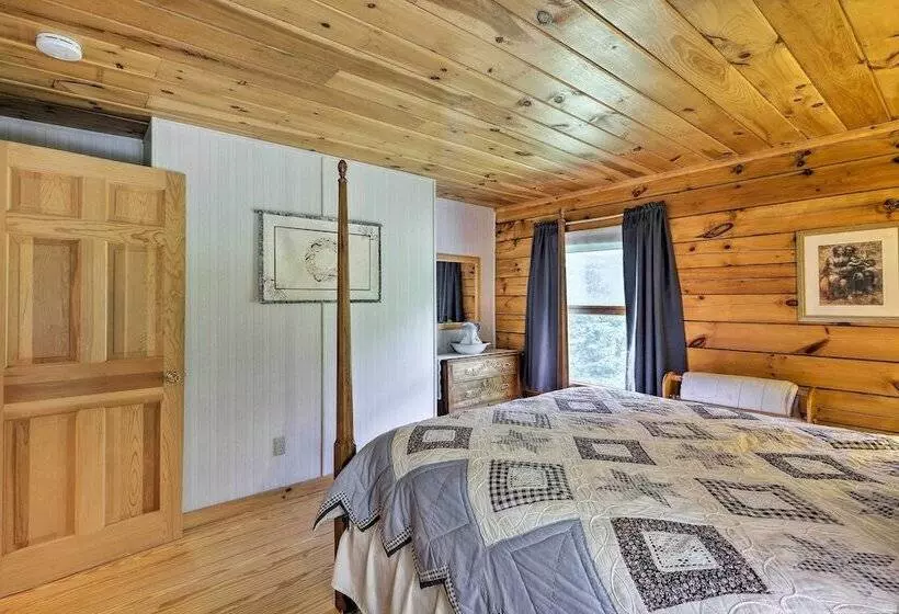 Jacksonville Cabin W/ Wraparound Deck & Views