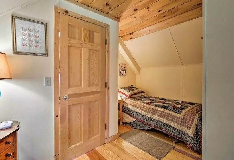 Jacksonville Cabin W/ Wraparound Deck & Views