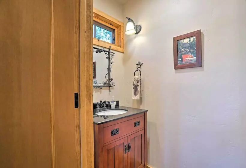 Kings Beach Lodge W/ Hot Tub & Lake Tahoe Views!