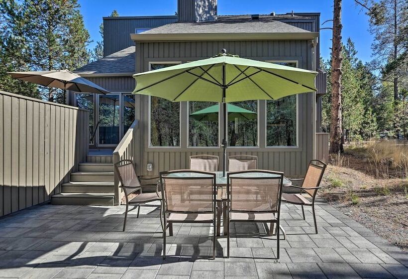 Hot Tub + Deck: Large Sunriver Home Near Skiing