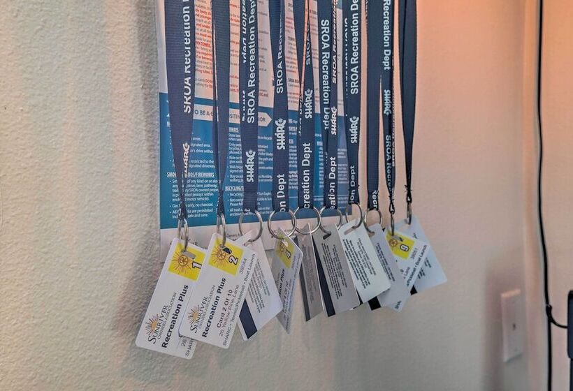 Hot Tub + Deck: Large Sunriver Home Near Skiing