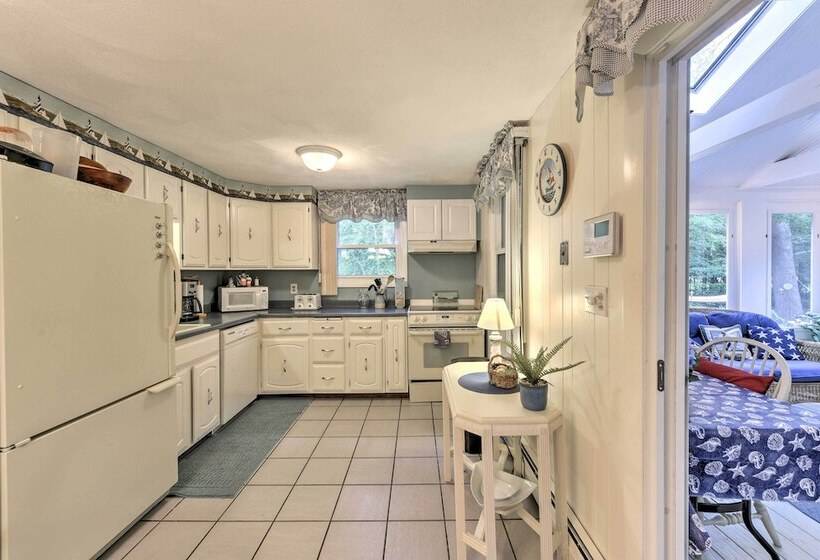 Mashpee House W/ Wraparound Deck   Walk To Beach!