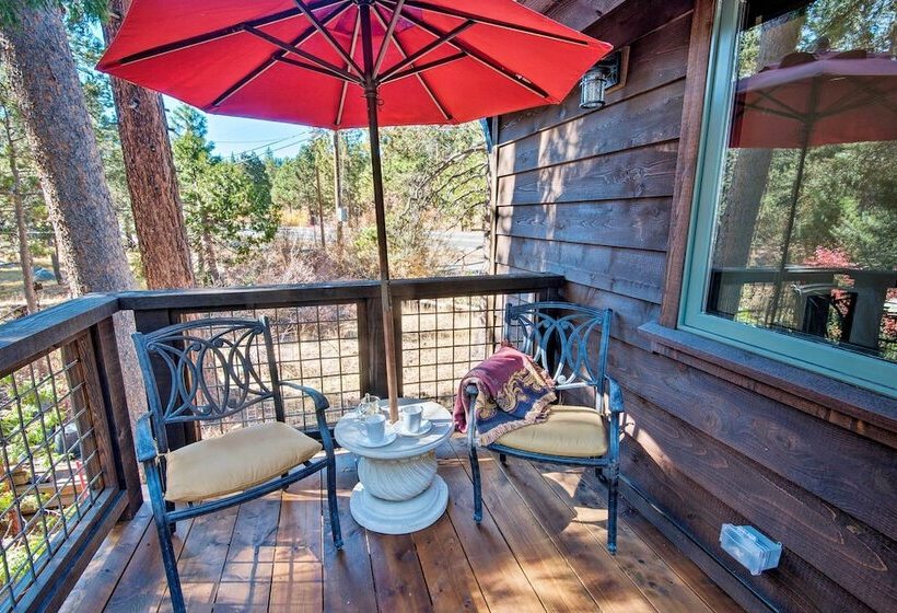 Modern Lakeside Cabin: Walk To Dock & Tahoe City