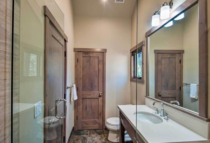 Modern Lakeside Cabin: Walk To Dock & Tahoe City