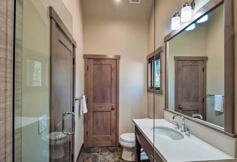 Modern Lakeside Cabin: Walk To Dock & Tahoe City