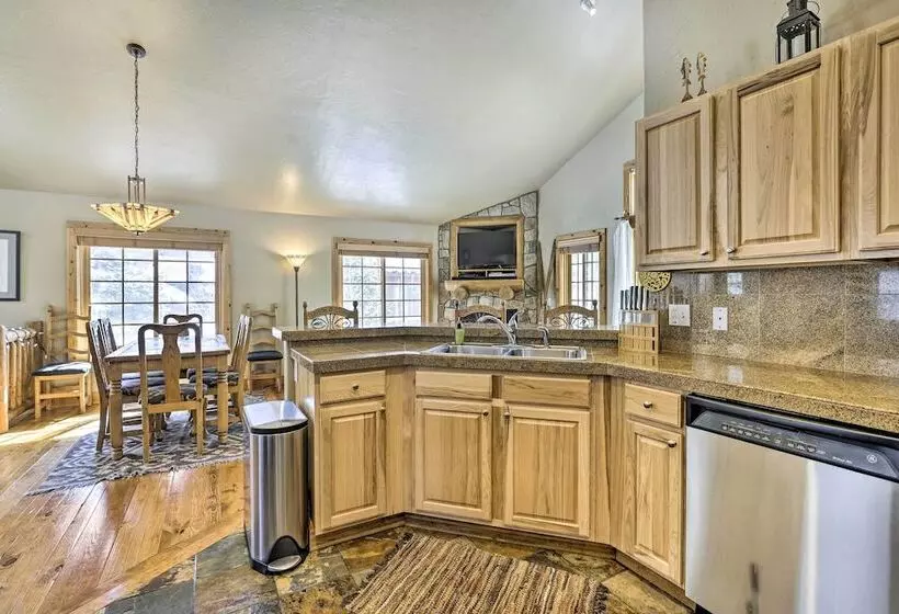 Mountainside Winter Park Ski Home W/ Hot Tub