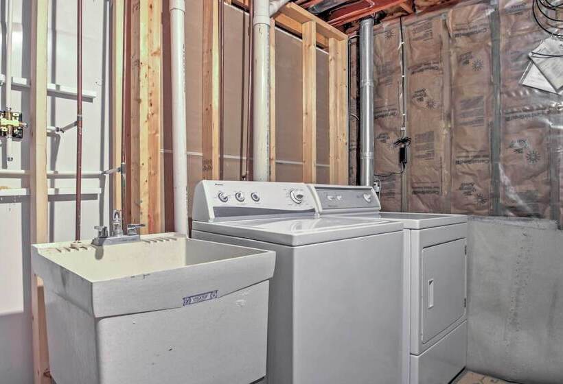 Nice Galena Home W/ Huge Patio, Hot Tub & Fire Pit