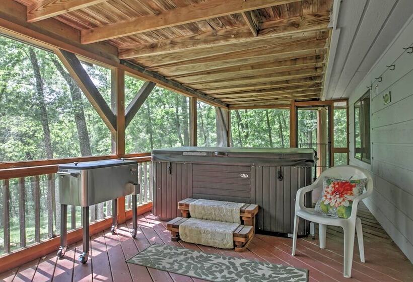 Nice Galena Home W/ Huge Patio, Hot Tub & Fire Pit