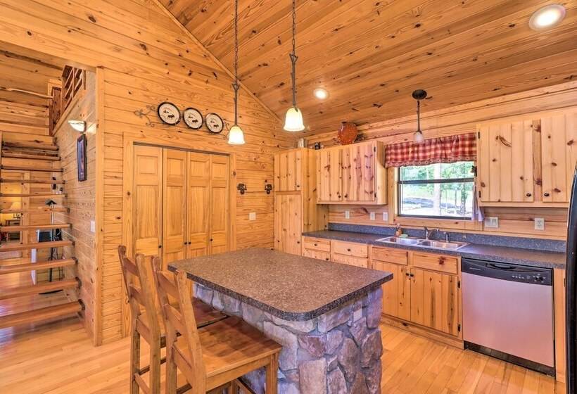 Peaceful Cabin W/ Deck + Scenic Mtn Views!