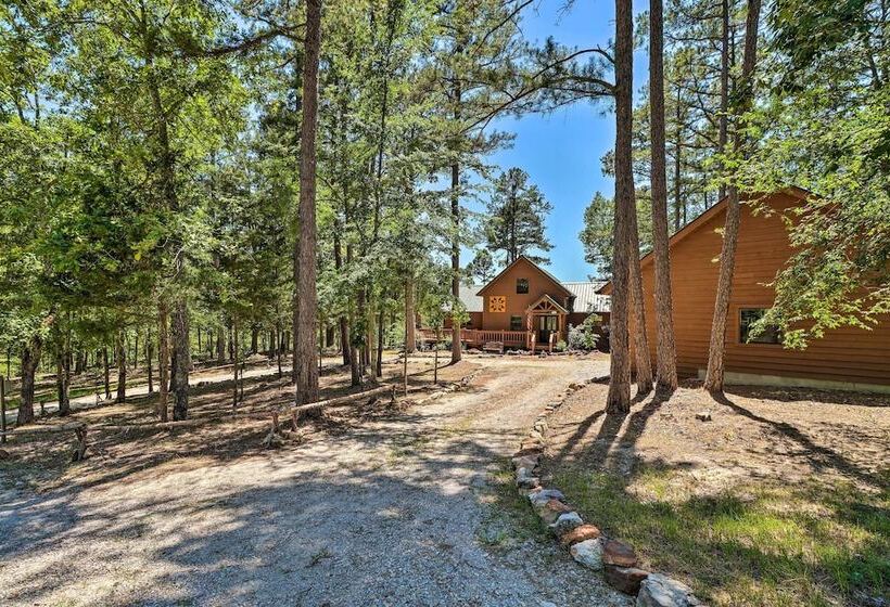 Peaceful Cabin W/ Deck + Scenic Mtn Views!