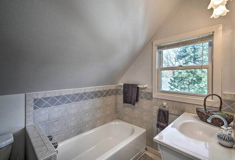 Quiet Hiker & Biker Paradise In Cheyenne Canon!