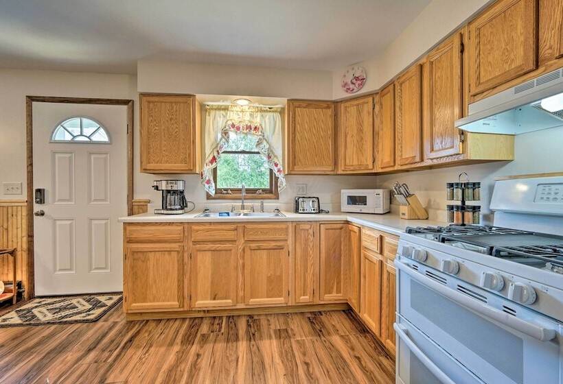 Updated Bolton Home W/ Fire Pit!