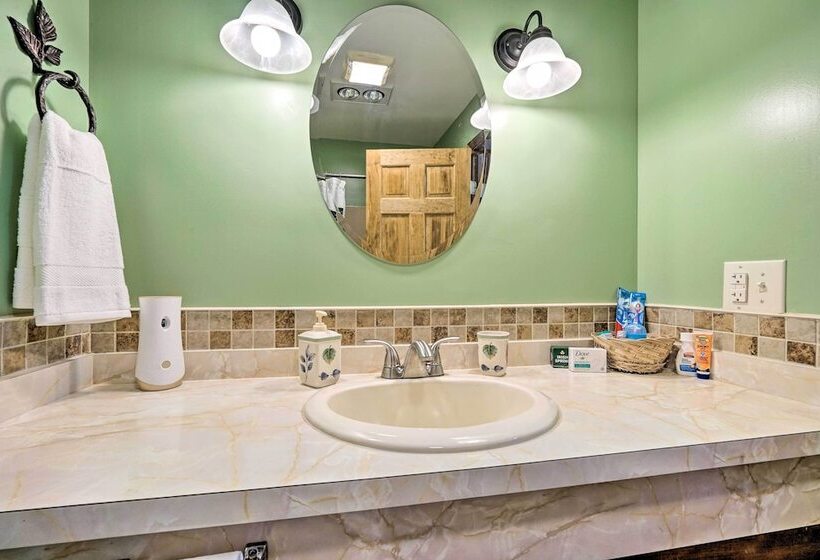 Updated Bolton Home W/ Fire Pit!