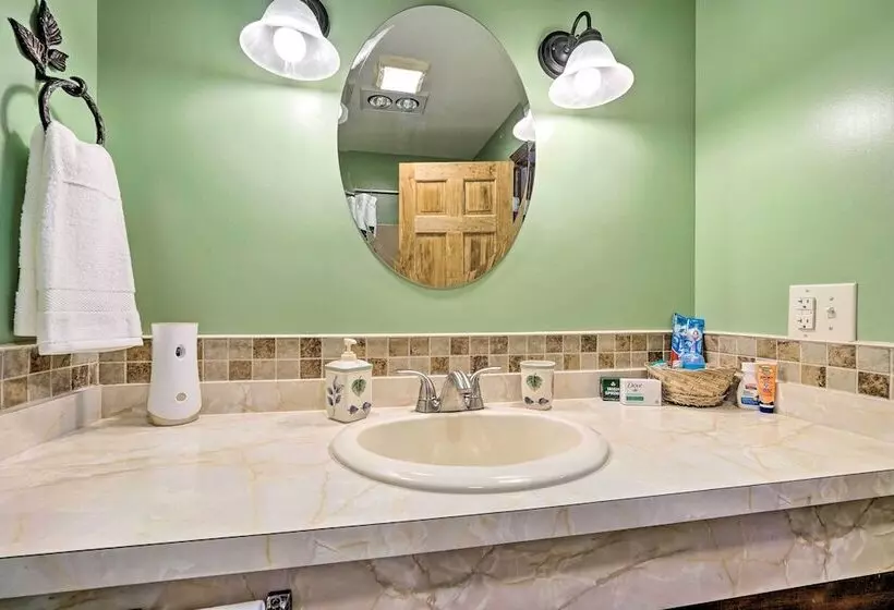 Updated Bolton Home W/ Fire Pit!