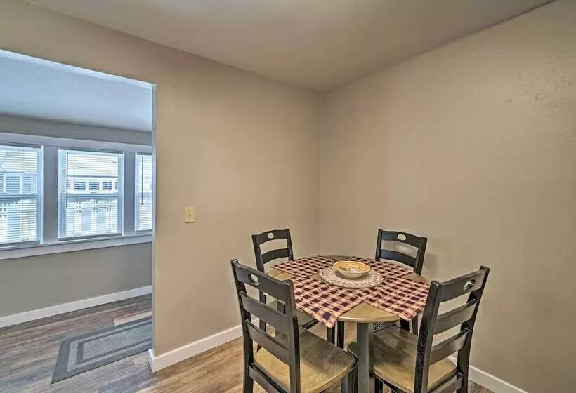 Red Lodge Retreat W/ Yard   Walk To Restaurants!