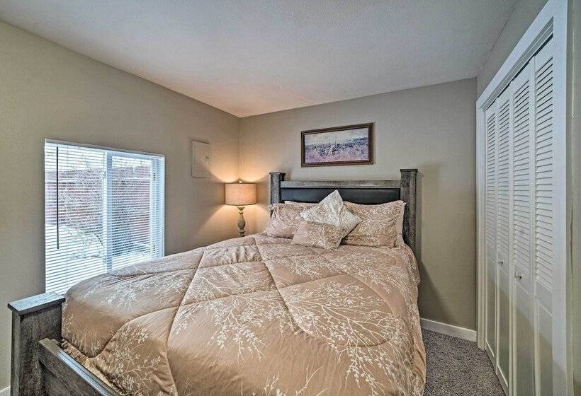 Red Lodge Retreat W/ Yard   Walk To Restaurants!