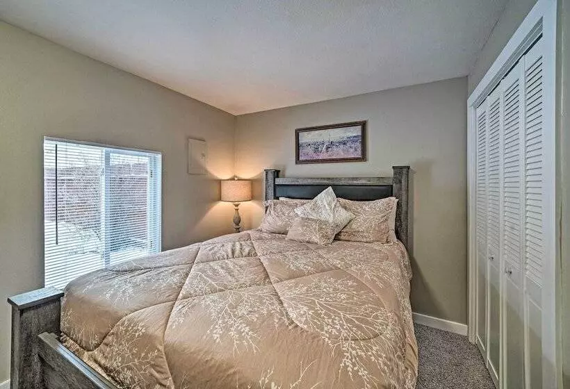 Red Lodge Retreat W/ Yard   Walk To Restaurants!