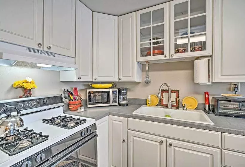 Red Lodge Retreat W/ Yard   Walk To Restaurants!