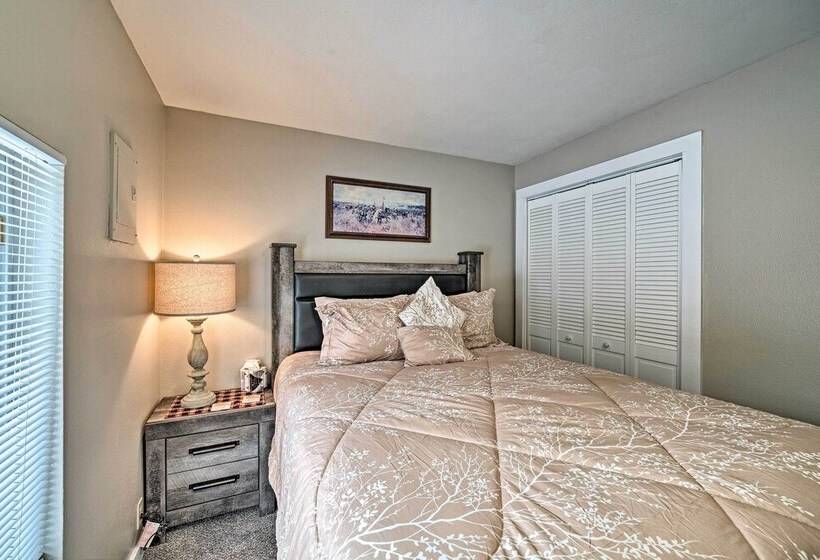 Red Lodge Retreat W/ Yard   Walk To Restaurants!