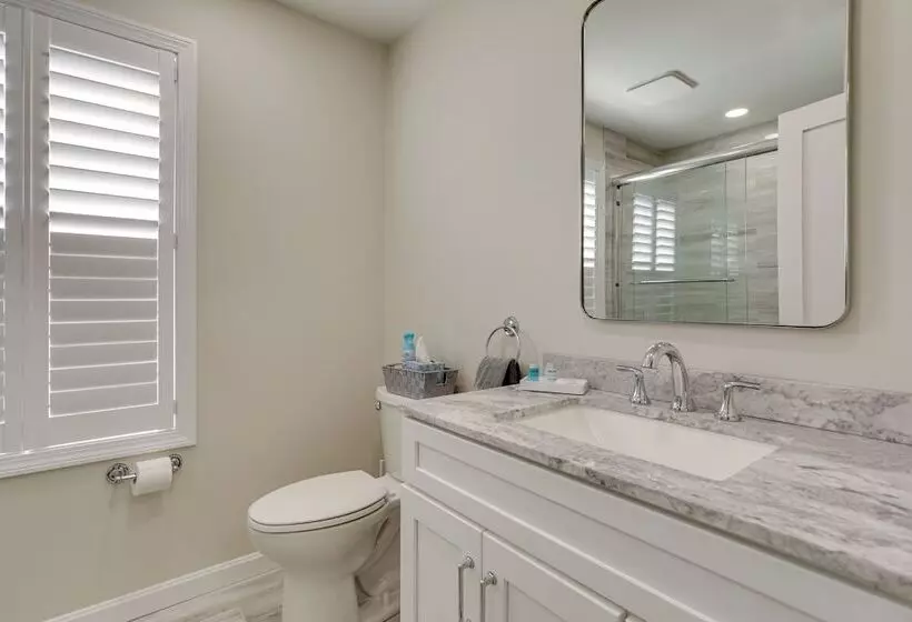 Renovated Family Home On Providence River!