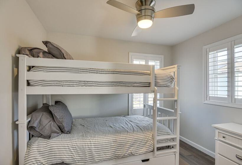 Renovated Family Home On Providence River!