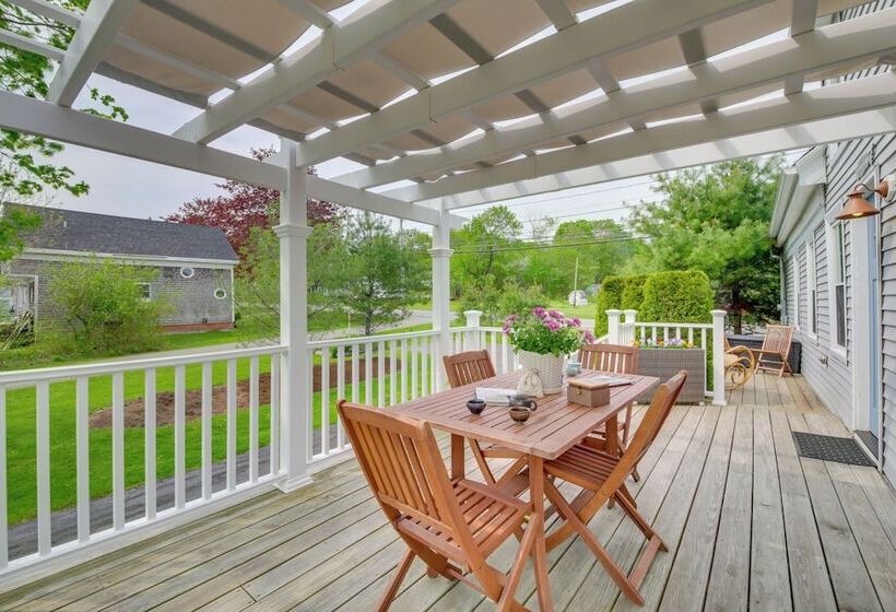 Rockland Home W/ Deck 5 Mins To Historic Downtown!