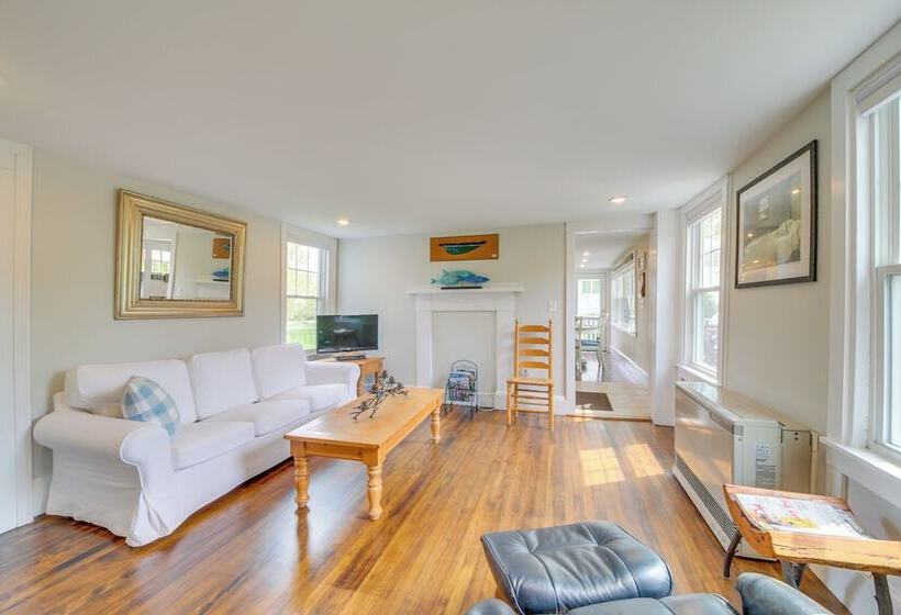 Rockland Home W/ Deck 5 Mins To Historic Downtown!