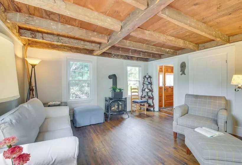 Rockland Home W/ Deck 5 Mins To Historic Downtown!