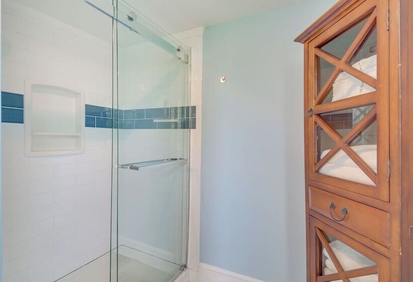 Rockland Home W/ Deck 5 Mins To Historic Downtown!