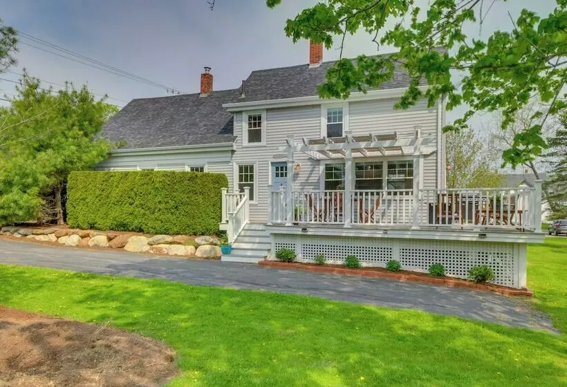 Rockland Home W/ Deck 5 Mins To Historic Downtown!