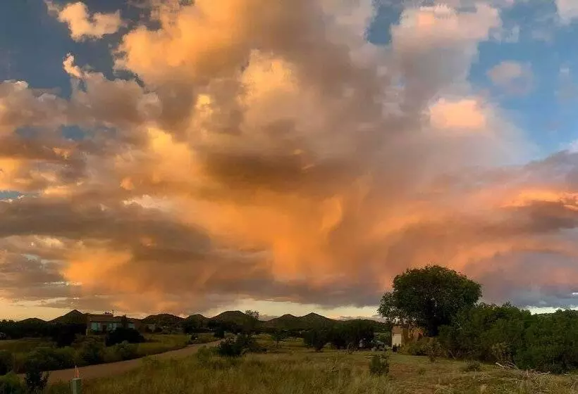 Santa Fe Sanctuary With Views At Every Turn