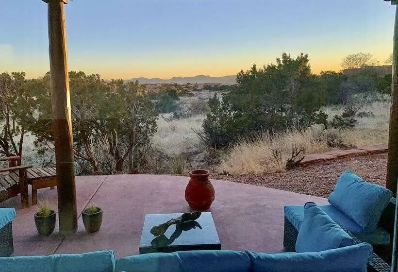 Santa Fe Sanctuary With Views At Every Turn
