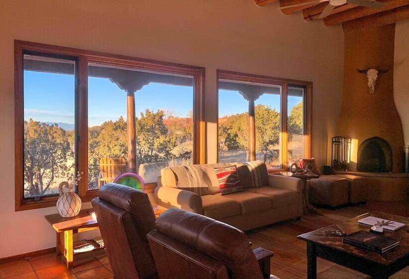 Santa Fe Sanctuary With Views At Every Turn