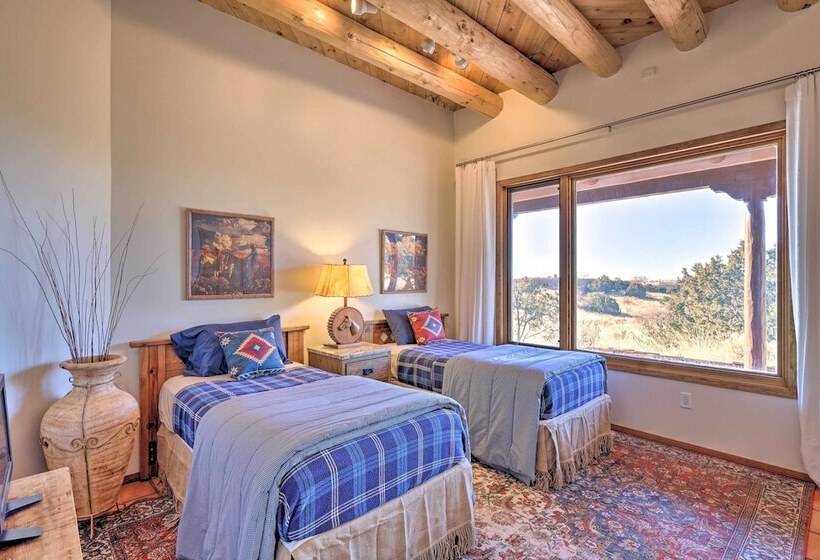 Santa Fe Sanctuary With Views At Every Turn