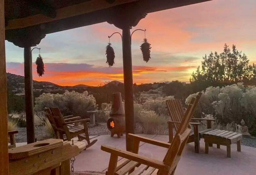 Santa Fe Sanctuary With Views At Every Turn