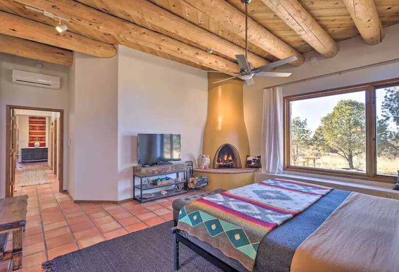 Santa Fe Sanctuary With Views At Every Turn